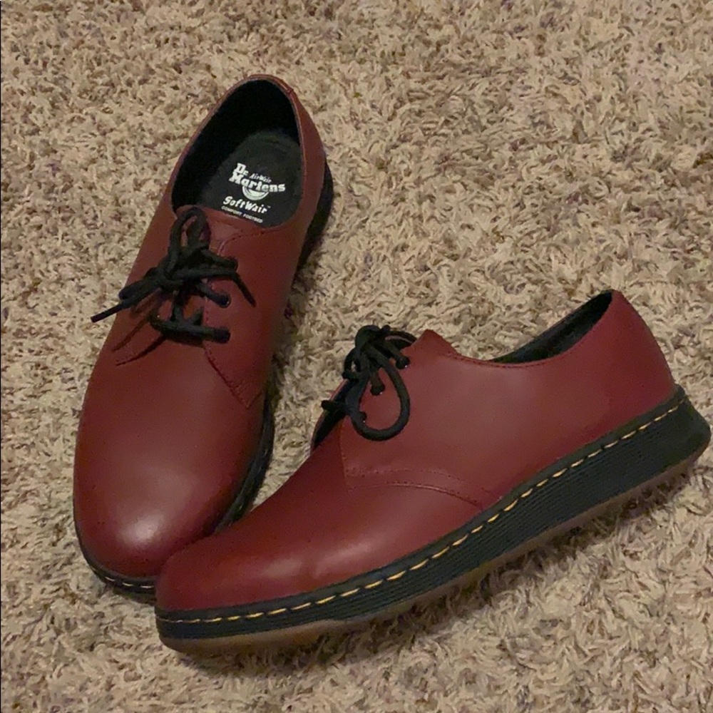 Dr. Martens Cavendish Cherry lace up shoes
